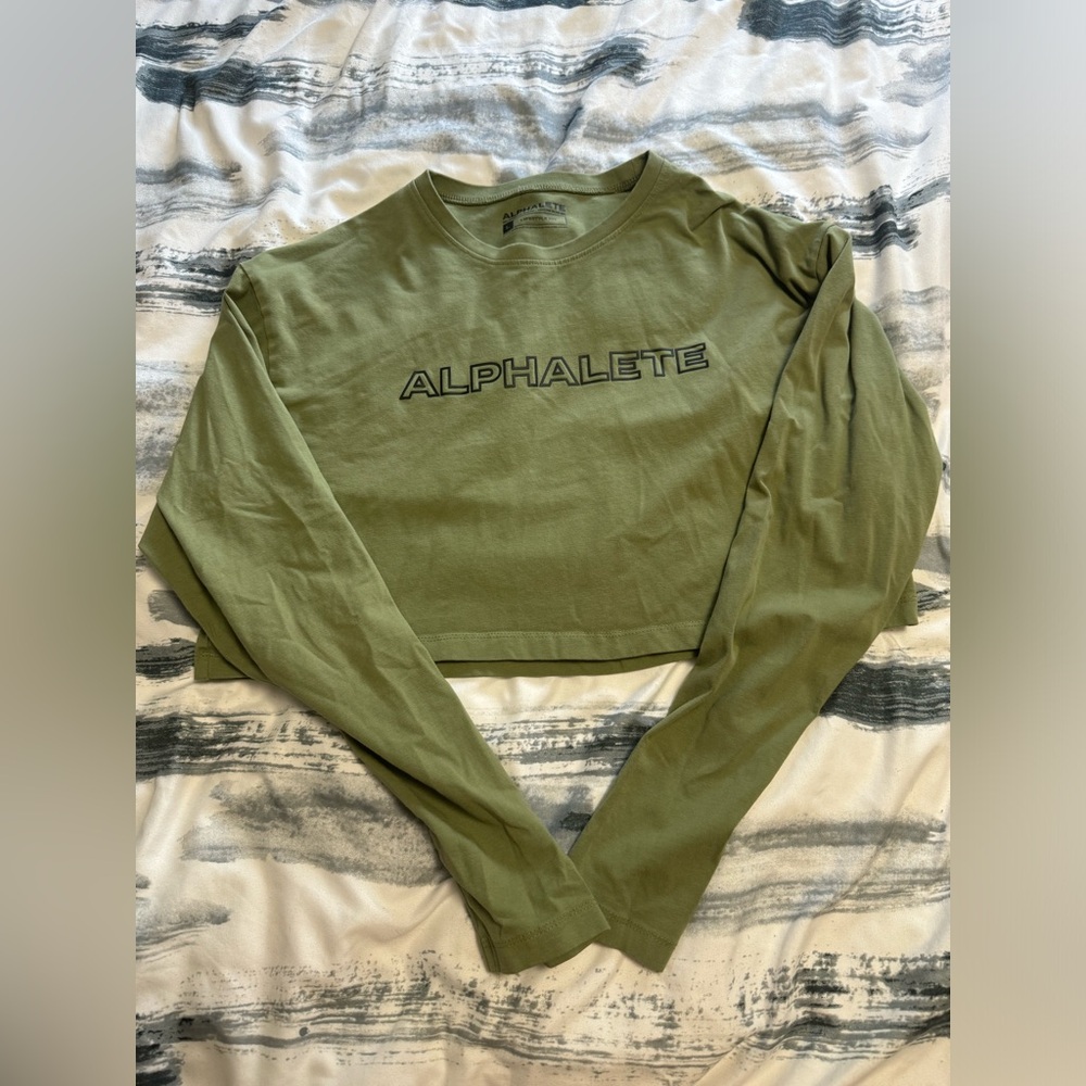 Alphalete Crop